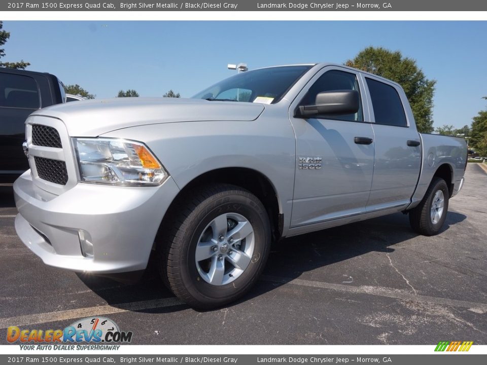 Front 3/4 View of 2017 Ram 1500 Express Quad Cab Photo #1