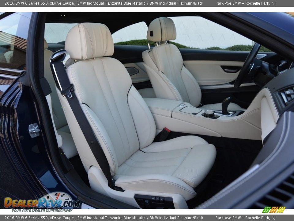 Front Seat of 2016 BMW 6 Series 650i xDrive Coupe Photo #28