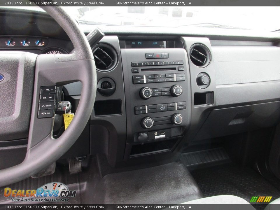 2013 Ford F150 STX SuperCab Oxford White / Steel Gray Photo #14
