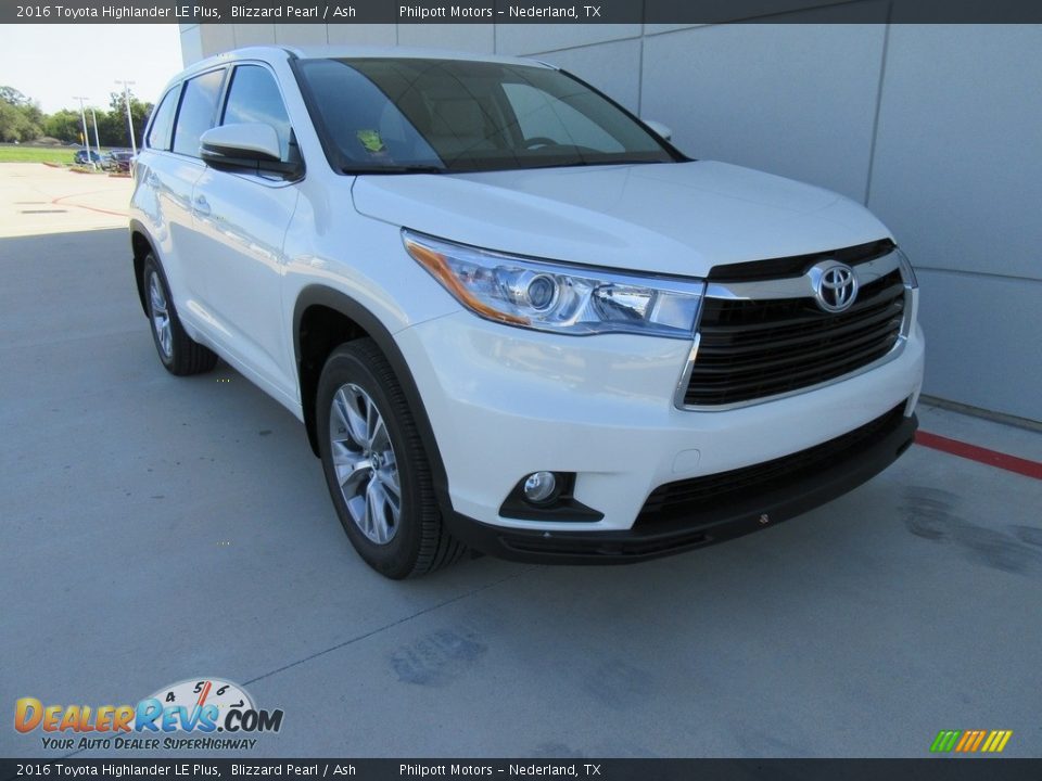 2016 Toyota Highlander LE Plus Blizzard Pearl / Ash Photo #1