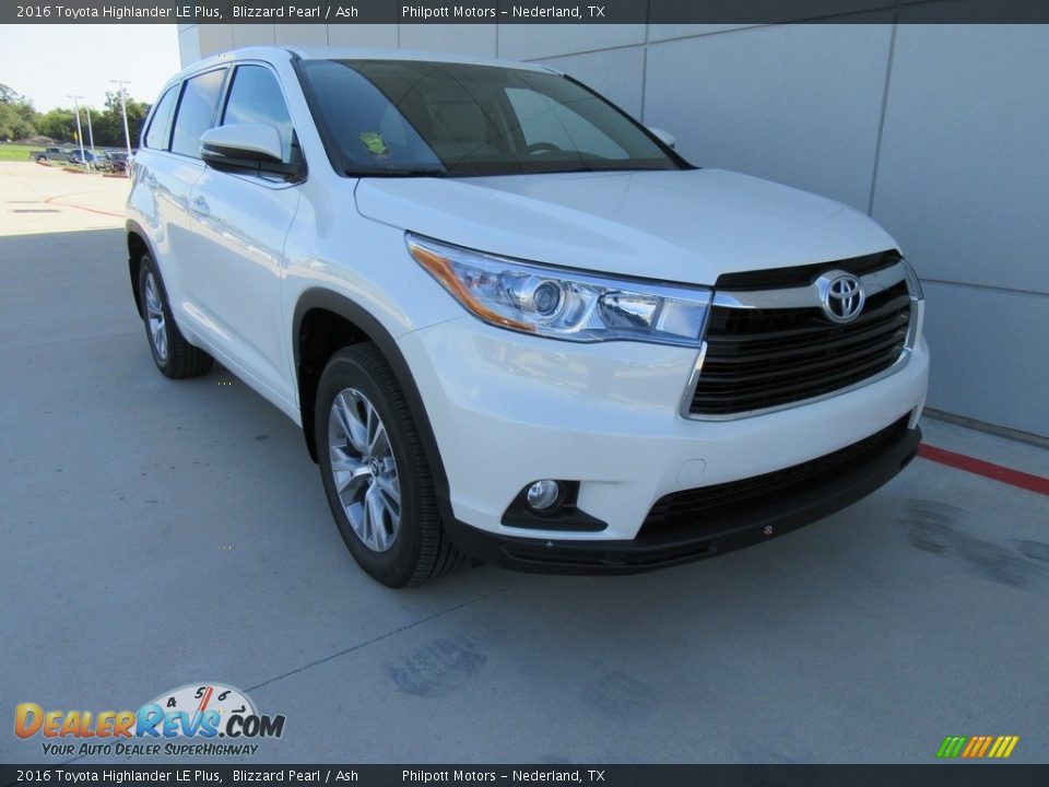 2016 Toyota Highlander LE Plus Blizzard Pearl / Ash Photo #2