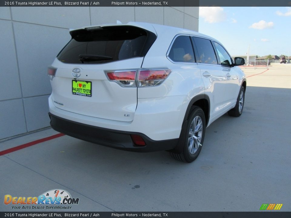 2016 Toyota Highlander LE Plus Blizzard Pearl / Ash Photo #4