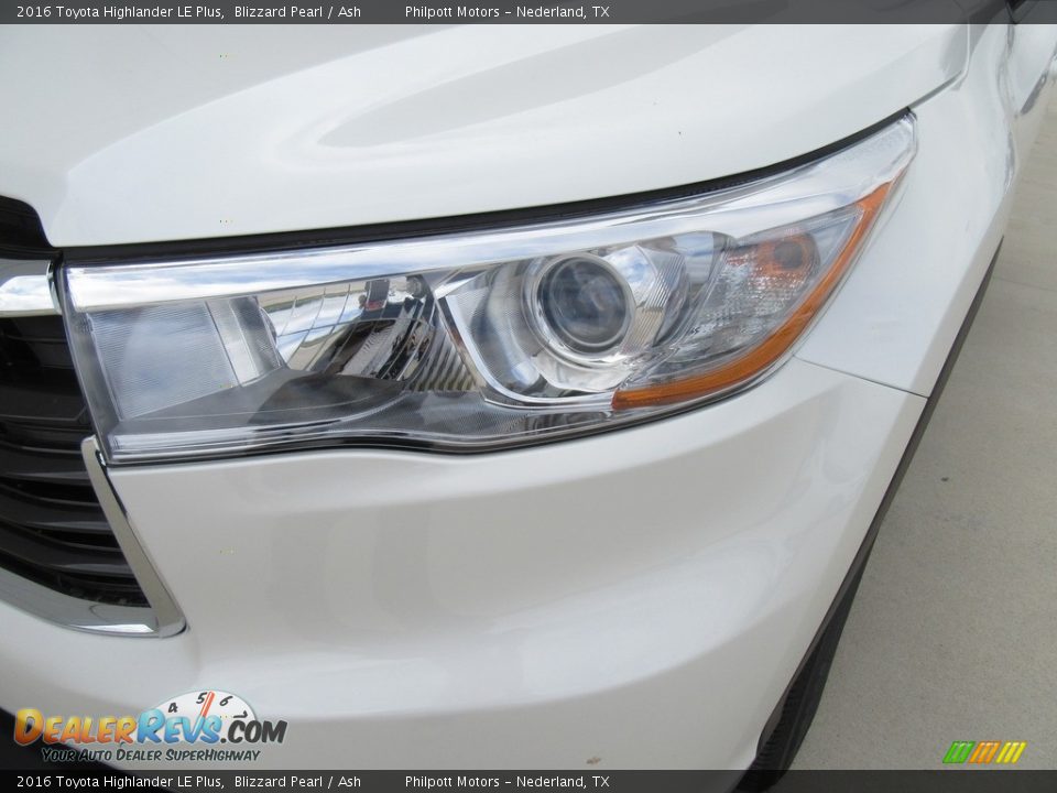 2016 Toyota Highlander LE Plus Blizzard Pearl / Ash Photo #9