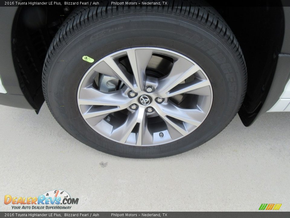 2016 Toyota Highlander LE Plus Blizzard Pearl / Ash Photo #11
