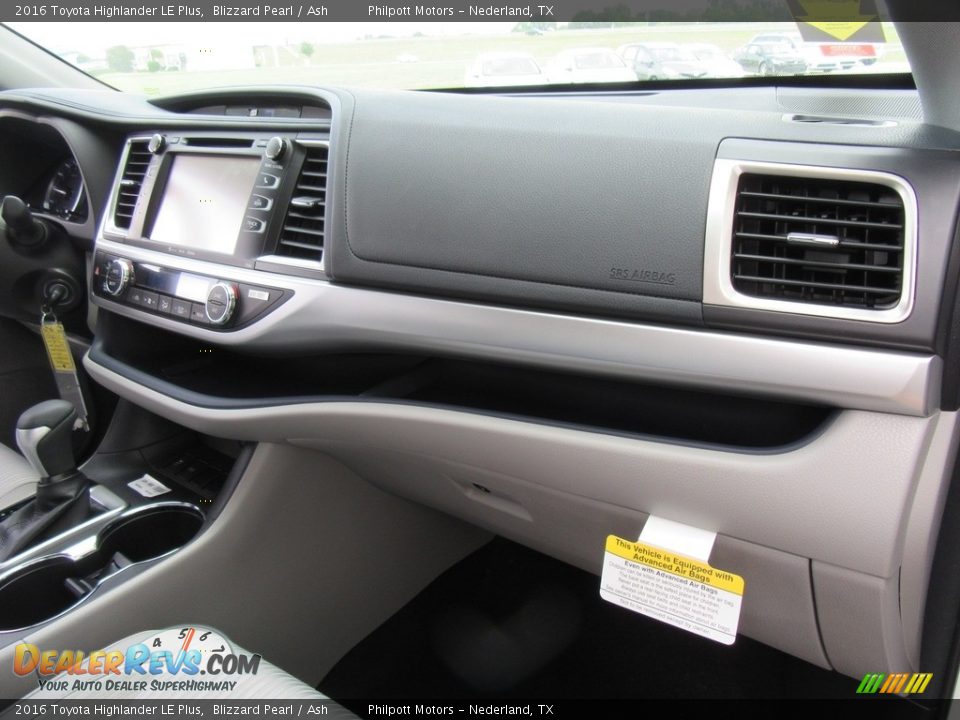 2016 Toyota Highlander LE Plus Blizzard Pearl / Ash Photo #15