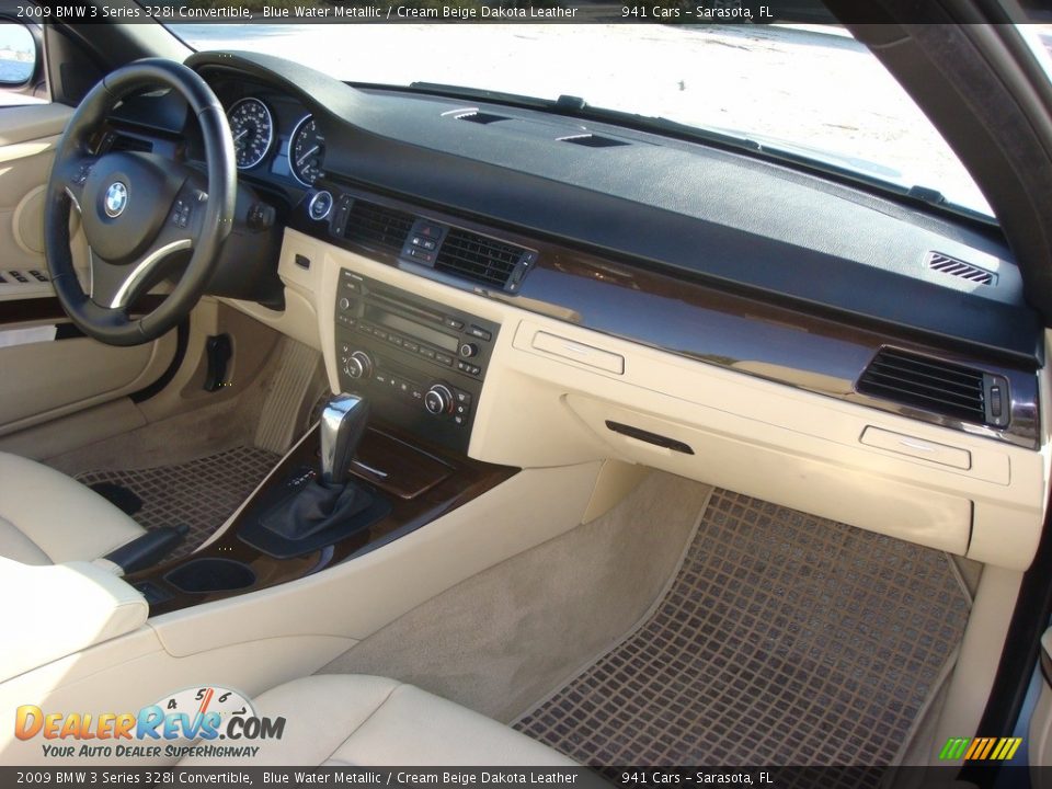 Dashboard of 2009 BMW 3 Series 328i Convertible Photo #17