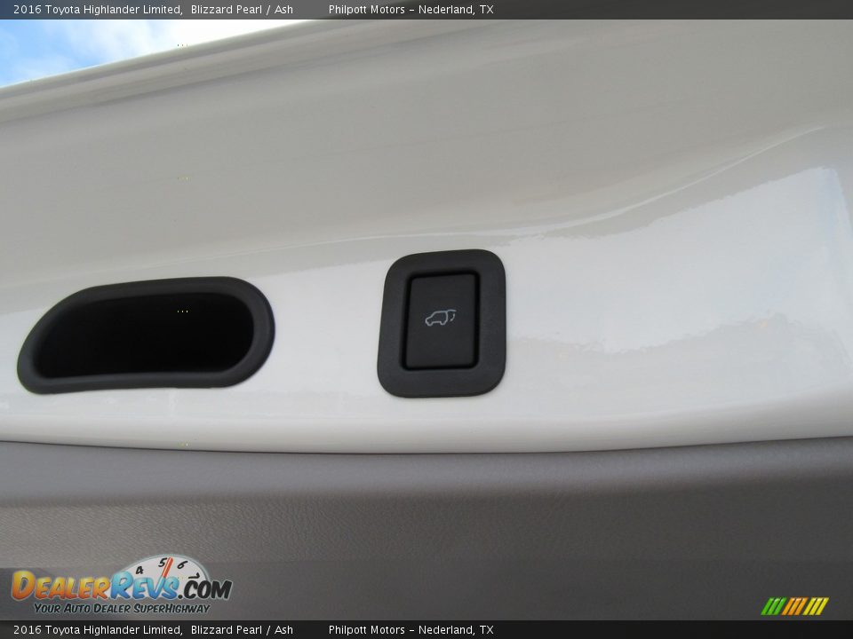 2016 Toyota Highlander Limited Blizzard Pearl / Ash Photo #18