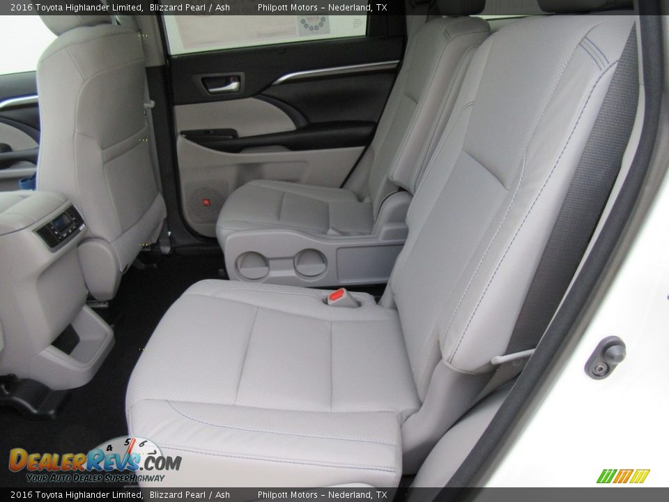 2016 Toyota Highlander Limited Blizzard Pearl / Ash Photo #20