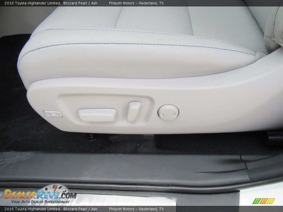 2016 Toyota Highlander Limited Blizzard Pearl / Ash Photo #24