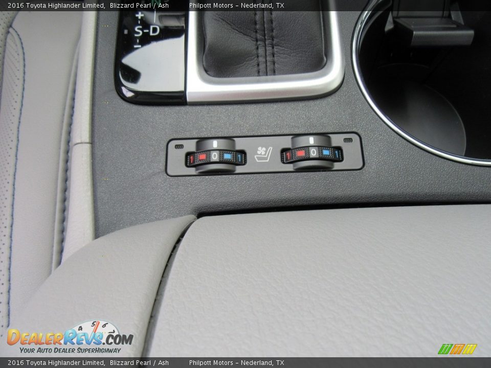 2016 Toyota Highlander Limited Blizzard Pearl / Ash Photo #31