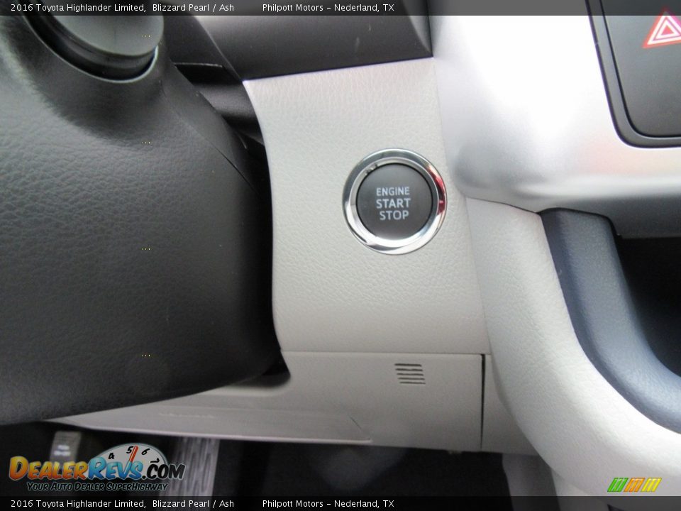 2016 Toyota Highlander Limited Blizzard Pearl / Ash Photo #32