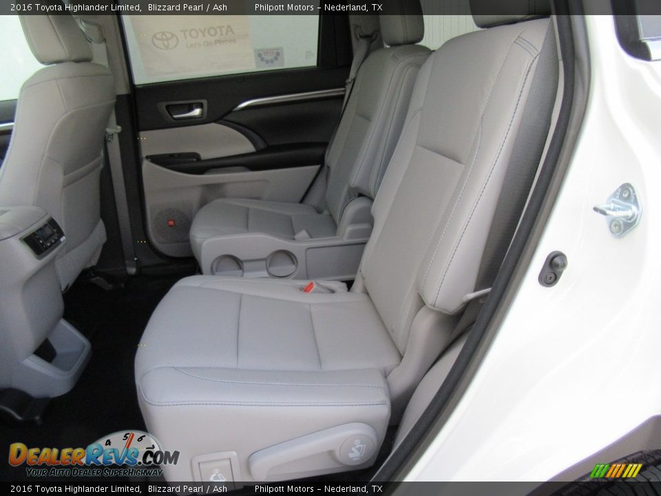 2016 Toyota Highlander Limited Blizzard Pearl / Ash Photo #20