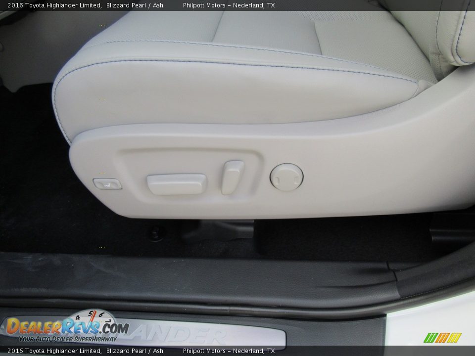 2016 Toyota Highlander Limited Blizzard Pearl / Ash Photo #24