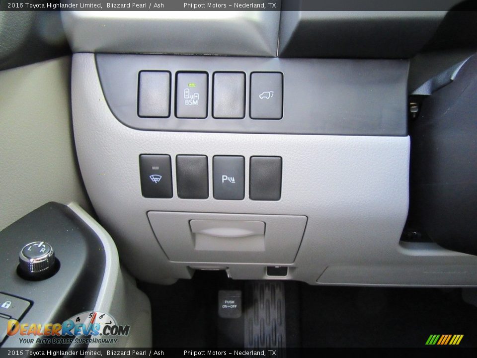 2016 Toyota Highlander Limited Blizzard Pearl / Ash Photo #35