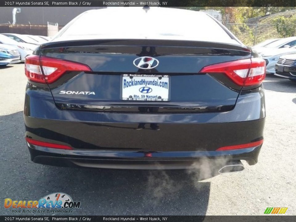 2017 Hyundai Sonata SE Phantom Black / Gray Photo #3