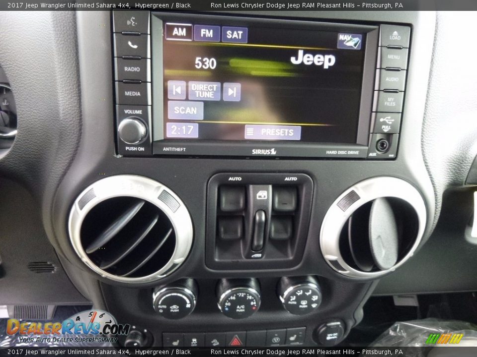 Controls of 2017 Jeep Wrangler Unlimited Sahara 4x4 Photo #20