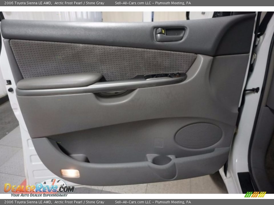2006 Toyota Sienna LE AWD Arctic Frost Pearl / Stone Gray Photo #12