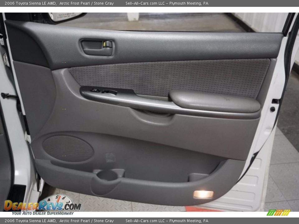 2006 Toyota Sienna LE AWD Arctic Frost Pearl / Stone Gray Photo #17