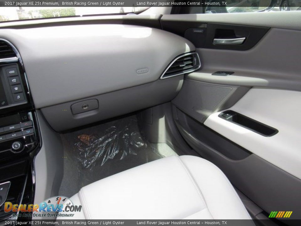 2017 Jaguar XE 25t Premium British Racing Green / Light Oyster Photo #14