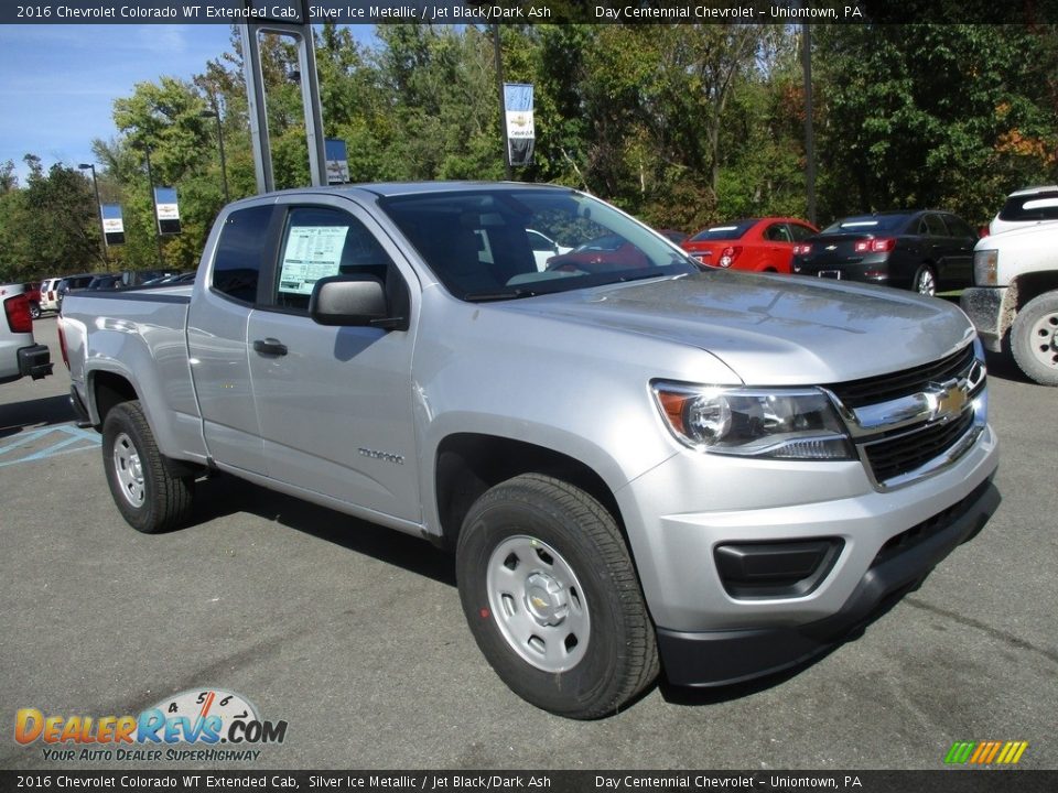 Front 3/4 View of 2016 Chevrolet Colorado WT Extended Cab Photo #8