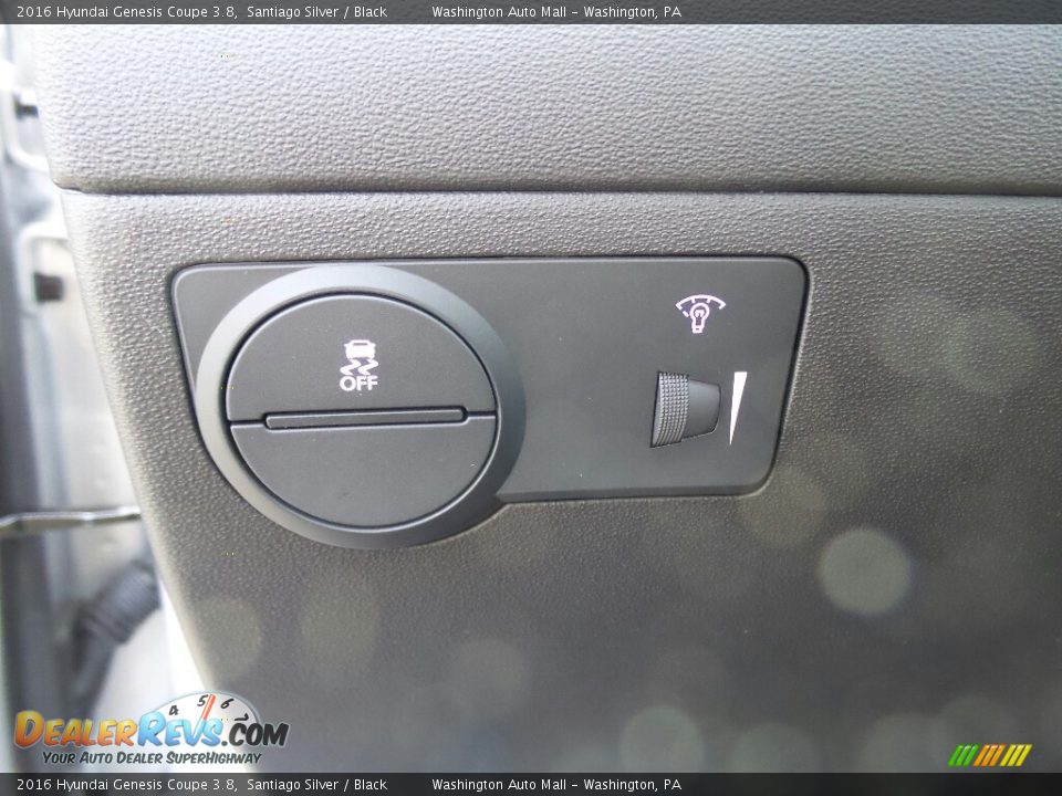 Controls of 2016 Hyundai Genesis Coupe 3.8 Photo #16
