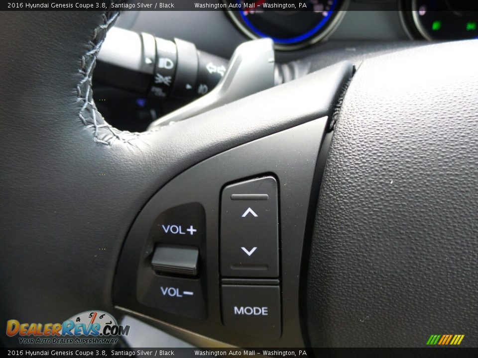 Controls of 2016 Hyundai Genesis Coupe 3.8 Photo #23