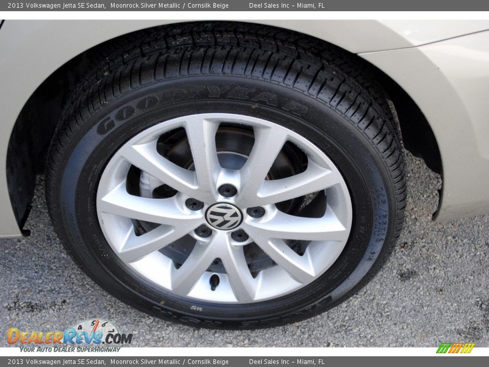 2013 Volkswagen Jetta SE Sedan Moonrock Silver Metallic / Cornsilk Beige Photo #11