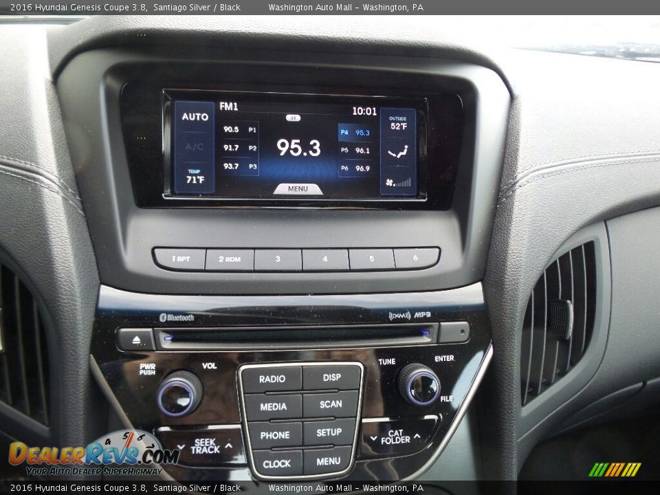 Controls of 2016 Hyundai Genesis Coupe 3.8 Photo #29