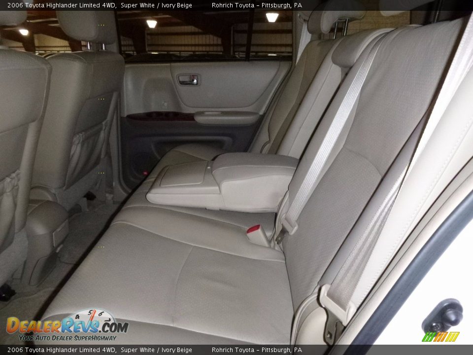 2006 Toyota Highlander Limited 4WD Super White / Ivory Beige Photo #6
