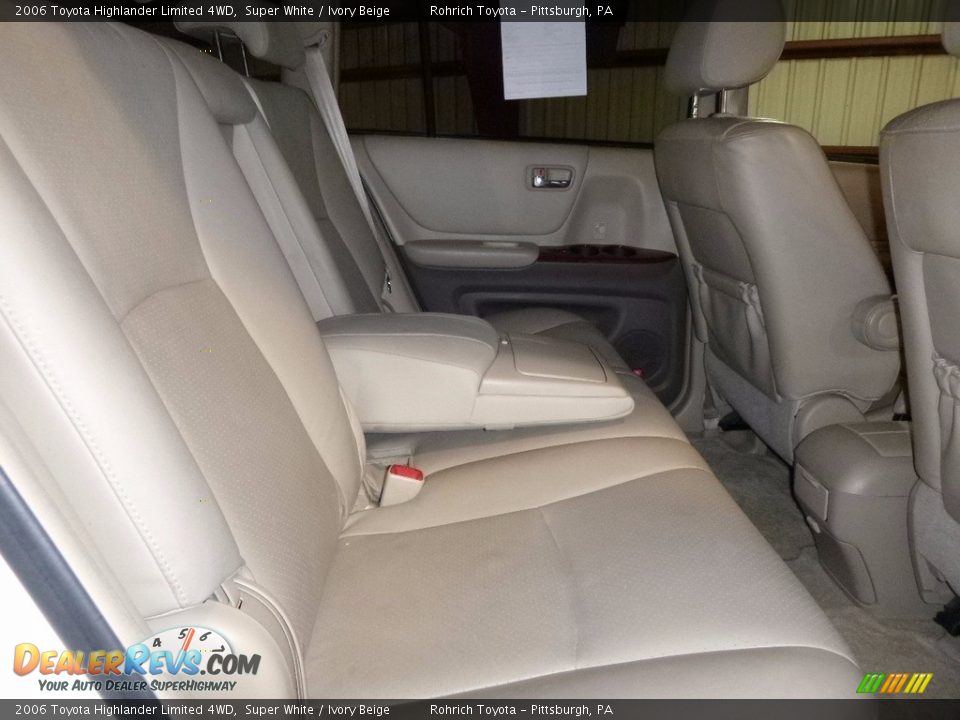 2006 Toyota Highlander Limited 4WD Super White / Ivory Beige Photo #13
