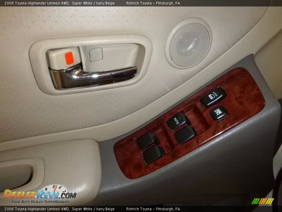 2006 Toyota Highlander Limited 4WD Super White / Ivory Beige Photo #17