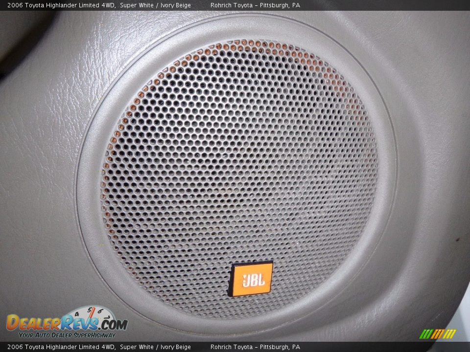 2006 Toyota Highlander Limited 4WD Super White / Ivory Beige Photo #18