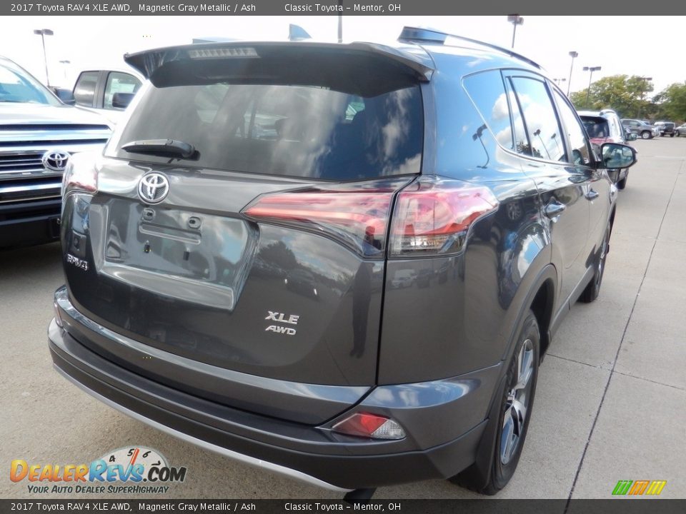 2017 Toyota RAV4 XLE AWD Magnetic Gray Metallic / Ash Photo #2