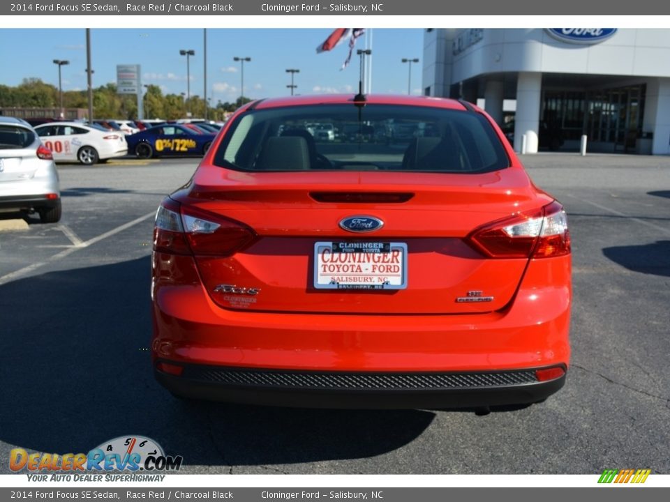2014 Ford Focus SE Sedan Race Red / Charcoal Black Photo #4