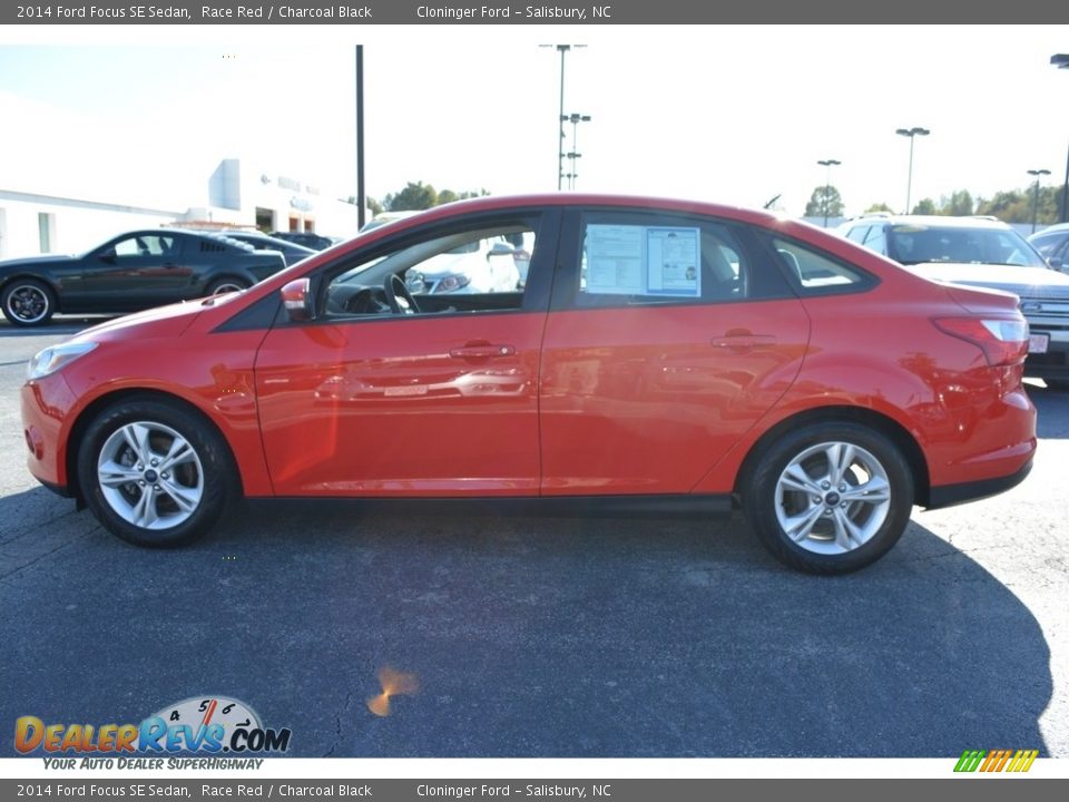 2014 Ford Focus SE Sedan Race Red / Charcoal Black Photo #6