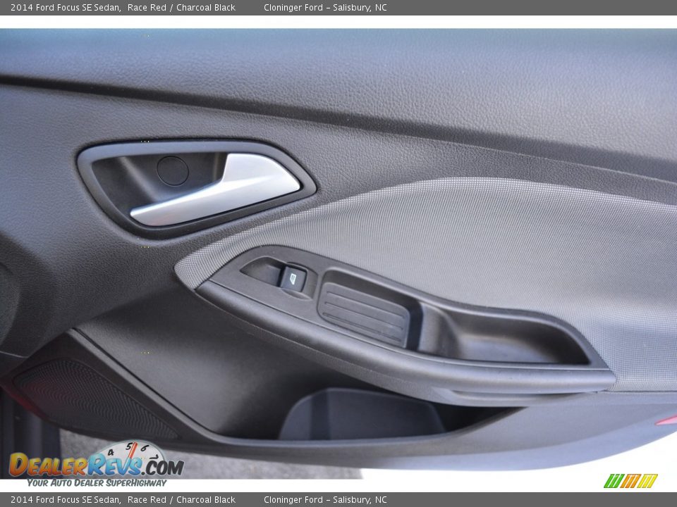 2014 Ford Focus SE Sedan Race Red / Charcoal Black Photo #14