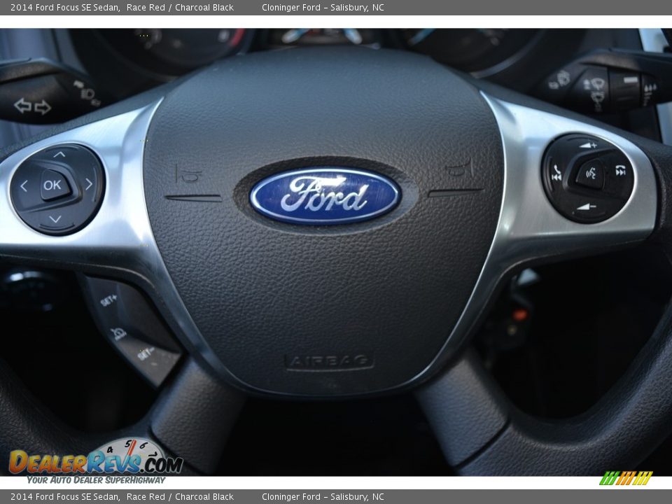2014 Ford Focus SE Sedan Race Red / Charcoal Black Photo #20
