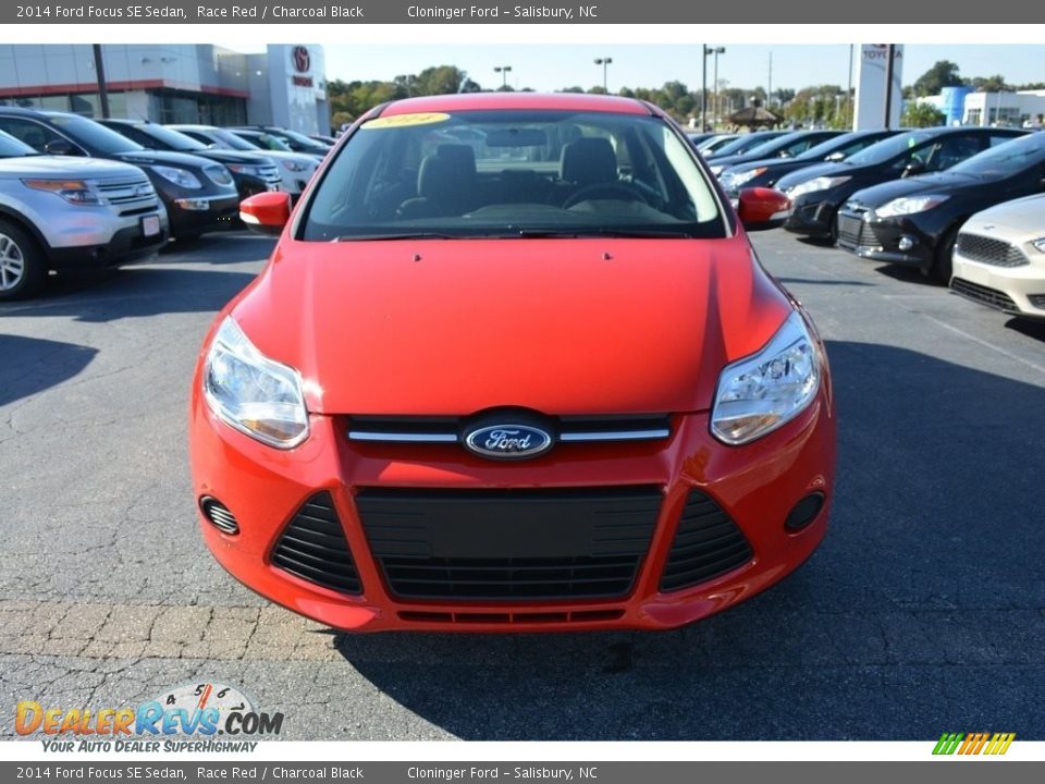 2014 Ford Focus SE Sedan Race Red / Charcoal Black Photo #24