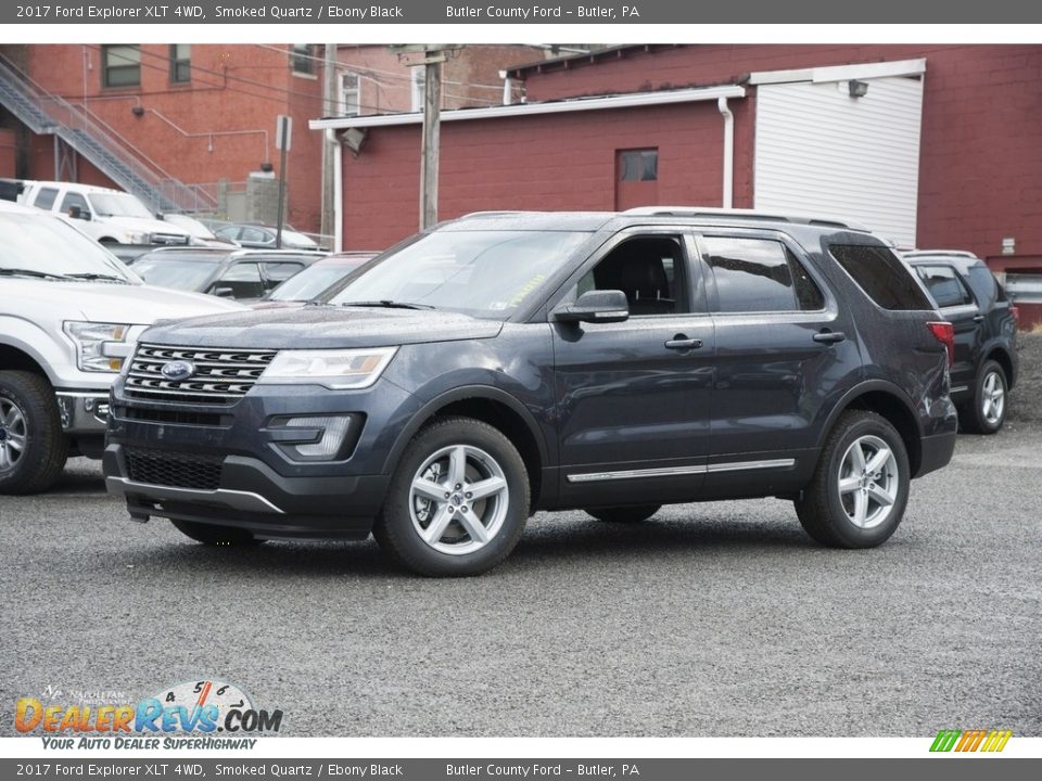 Front 3/4 View of 2017 Ford Explorer XLT 4WD Photo #1