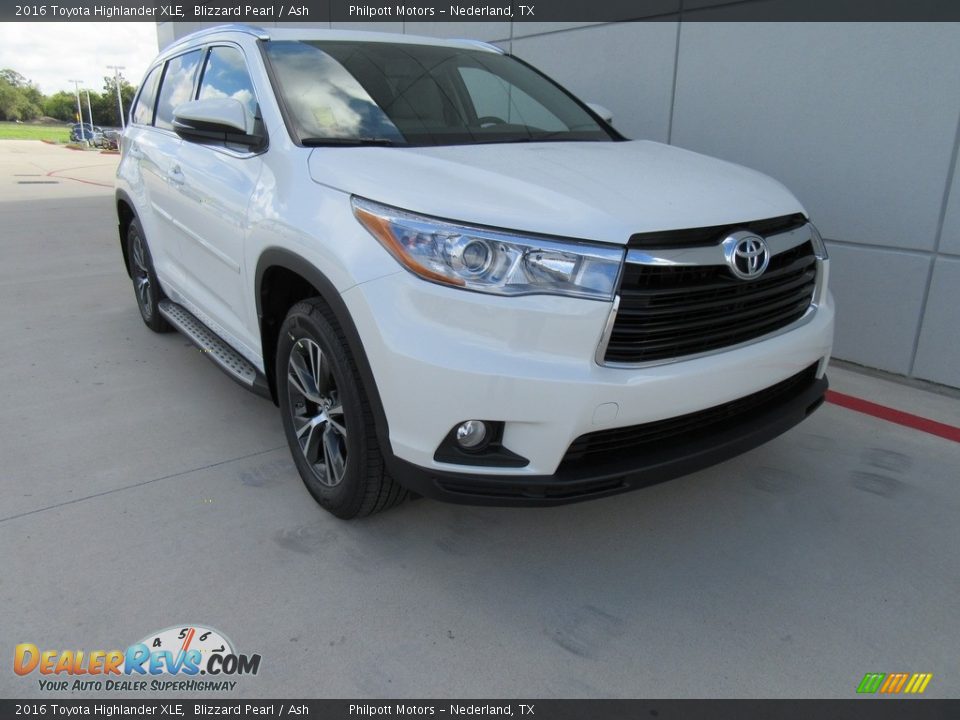 2016 Toyota Highlander XLE Blizzard Pearl / Ash Photo #2