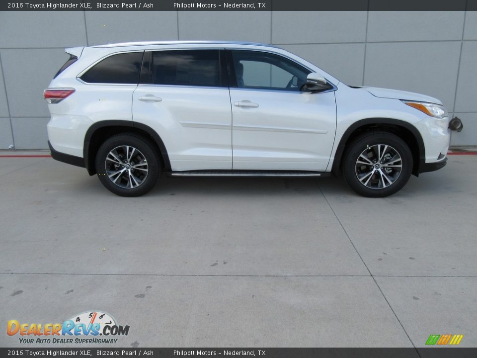 2016 Toyota Highlander XLE Blizzard Pearl / Ash Photo #3