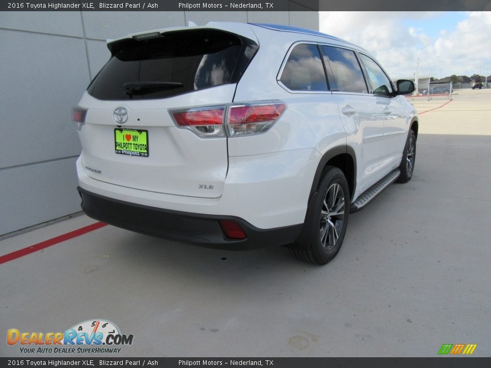 2016 Toyota Highlander XLE Blizzard Pearl / Ash Photo #4