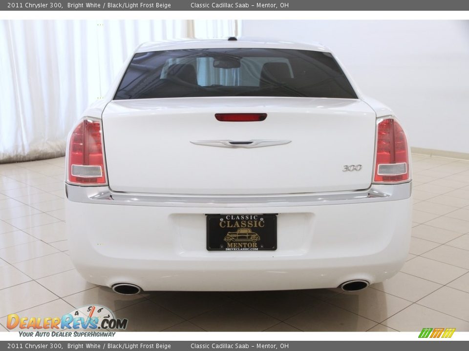 2011 Chrysler 300 Bright White / Black/Light Frost Beige Photo #15