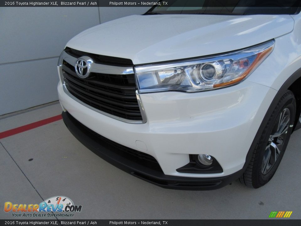 2016 Toyota Highlander XLE Blizzard Pearl / Ash Photo #10