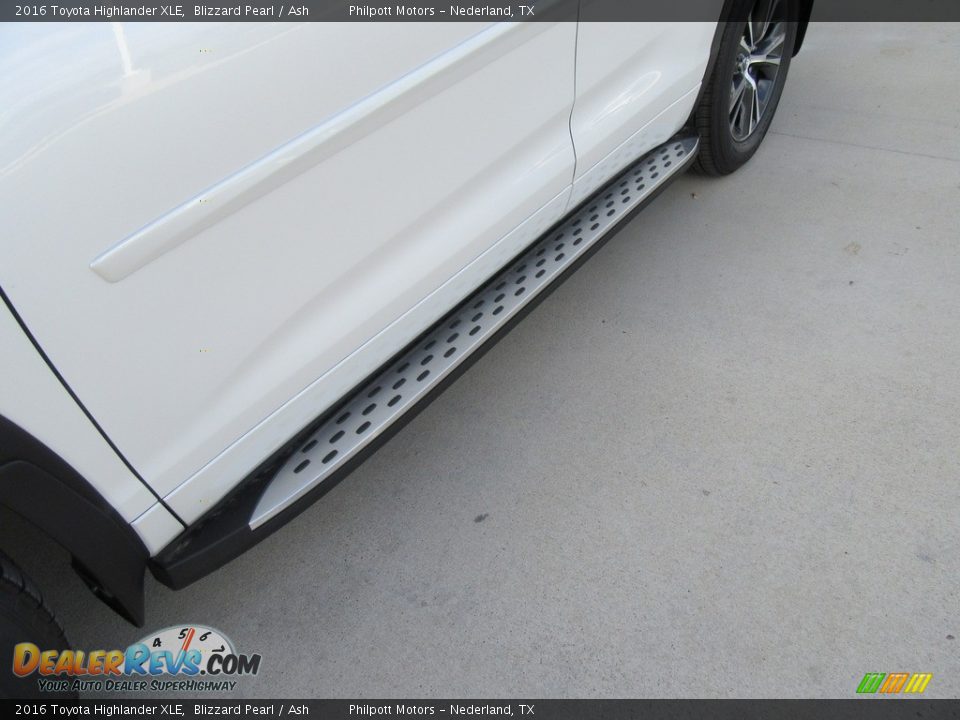 2016 Toyota Highlander XLE Blizzard Pearl / Ash Photo #12