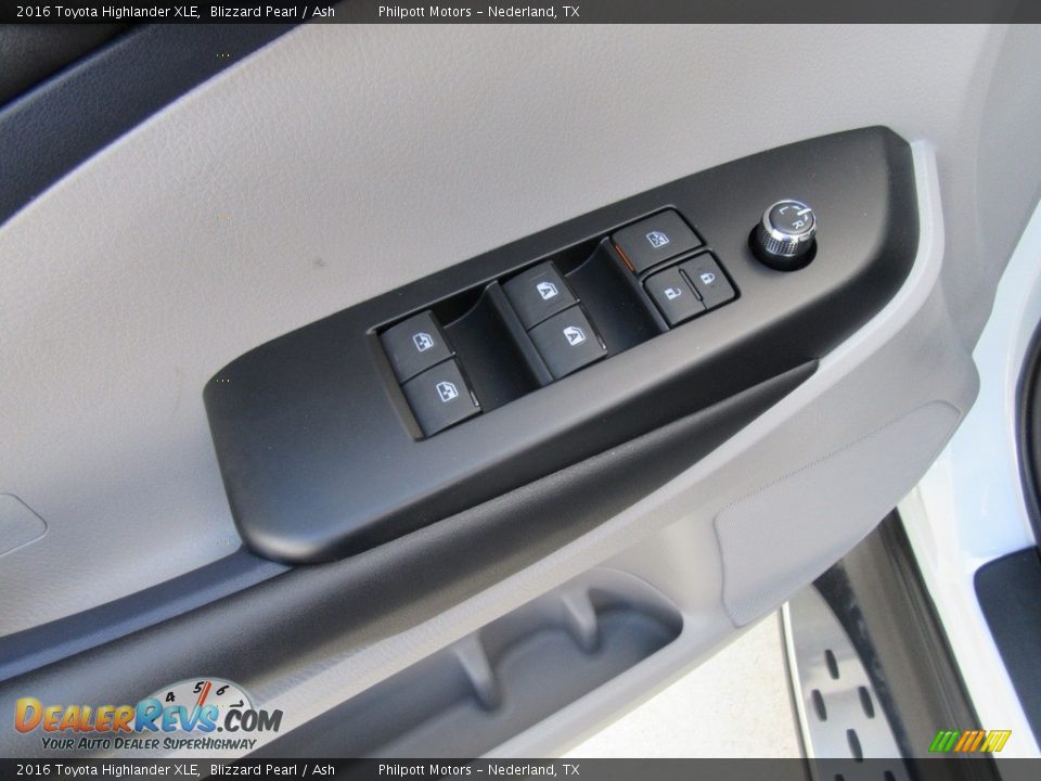 2016 Toyota Highlander XLE Blizzard Pearl / Ash Photo #22