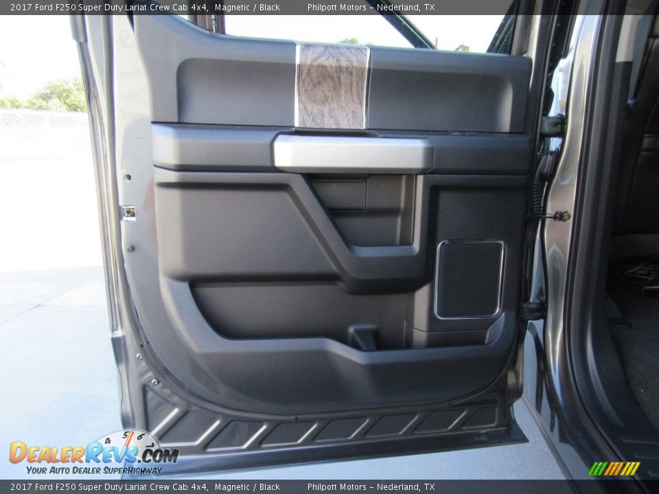 2017 Ford F250 Super Duty Lariat Crew Cab 4x4 Magnetic / Black Photo #18