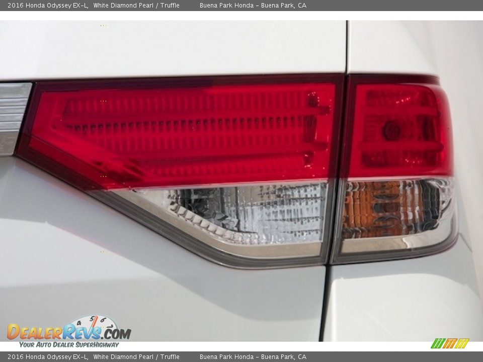 2016 Honda Odyssey EX-L White Diamond Pearl / Truffle Photo #3