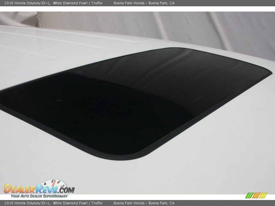 2016 Honda Odyssey EX-L White Diamond Pearl / Truffle Photo #7
