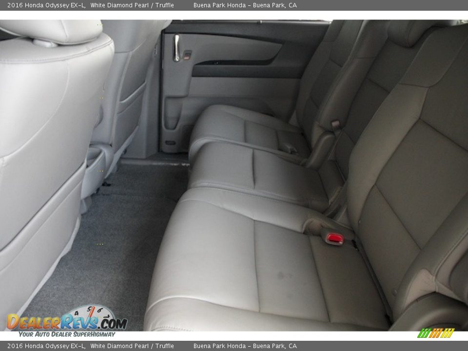 2016 Honda Odyssey EX-L White Diamond Pearl / Truffle Photo #14